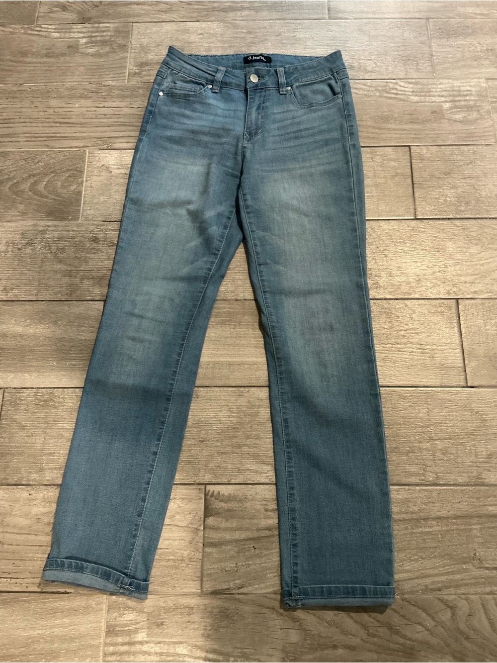 d. jeans Women's Straight Leg Jeans - Light Blue Wash